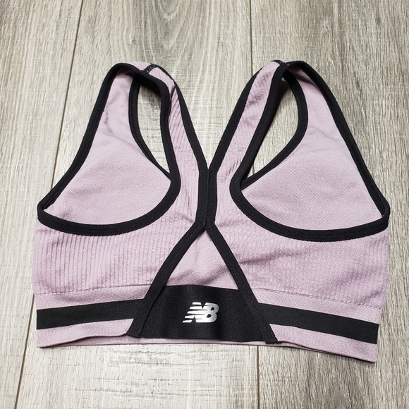 𝅺New balance sports‎ bra - Picture 2 of 3